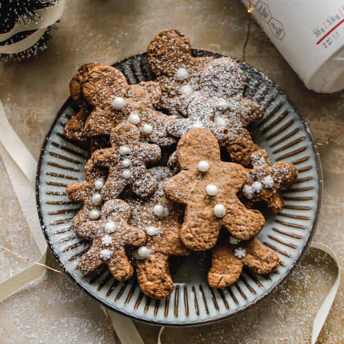 plant-based-gingerbread-cookies_feature